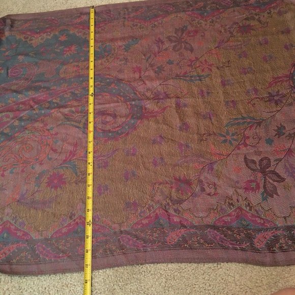 Pretty Vintage Fringed scarf 100% Acrylic - Picture 10 of 12